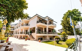 Stefanidis Apartments & Beach